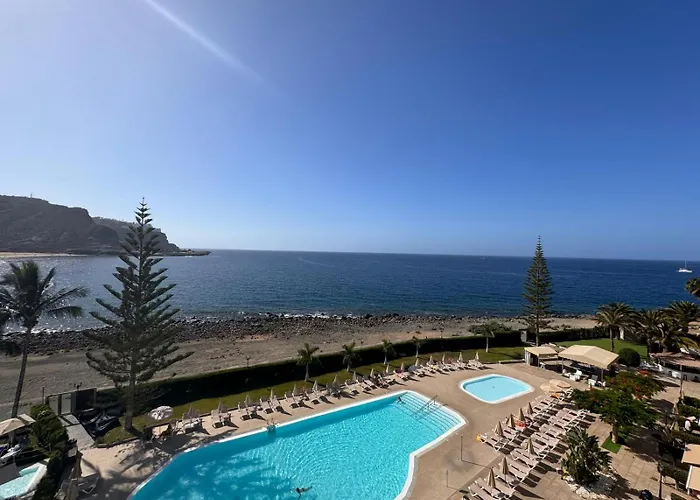 Riviera Paradise